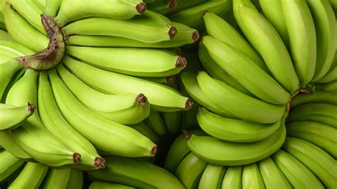 Is It Safe To Eat Green Bananas?