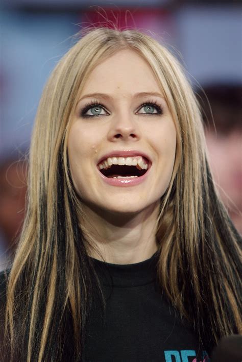 Avril Lavigne - Avril Lavigne Photo (5738742) - Fanpop