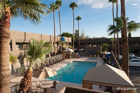 Best Western Innsuites Phoenix Hotel & Suites Pool: Pictures & Reviews - Tripadvisor