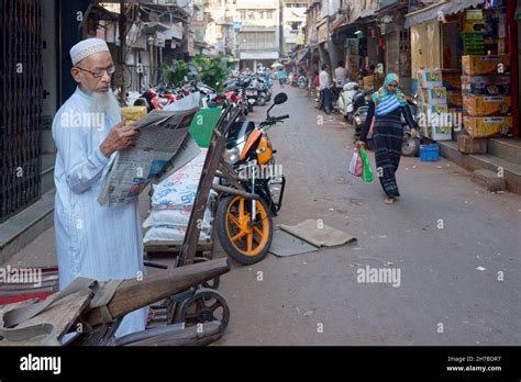 An elderly Bohra Muslim man in Muslim-dominated Dongri area, Mumbai ...