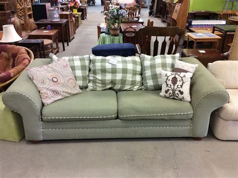 Green Plaid Cushion Sofa