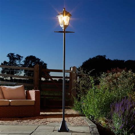 How to Choose Solar Lamp Posts?