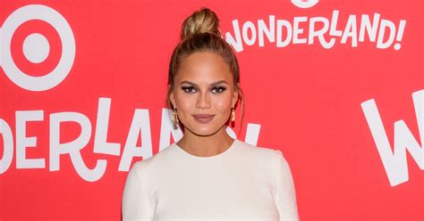 Chrissy Teigen recalls ‘spiraling’ after DNA test mistakenly showed she had an identical twin ...