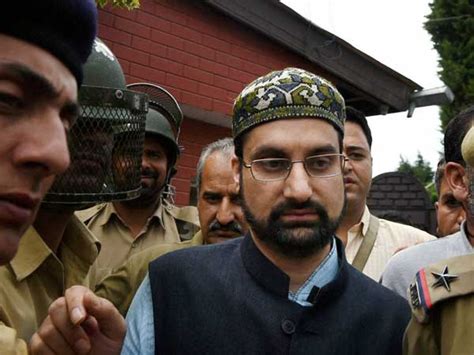 Separatist leader Mirwaiz Umar Farooq under house arrest - Oneindia News