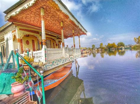 Houseboat Raja's Palace, Dal lake Hotel (Srinagar) - Deals, Photos ...