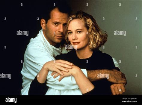 CYBILL SHEPHERD, BRUCE WILLIS, MOONLIGHTING, 1985 Stock Photo - Alamy