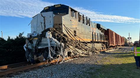 CSX train derailment in Lake City South Carolina blocking traffic | wltx.com