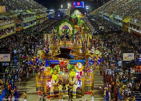 Carnaval de Rio : danses, costumes et festivités au Brésil - Hauteurs