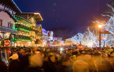 Silent bright: Leavenworth's Christmas Lighting draws dazzling crowds | Local News ...