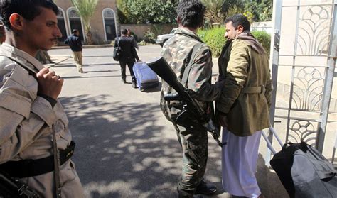 Yemen peace talks begin with prisoner swap