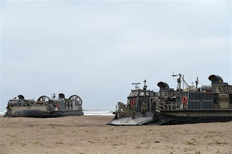 DVIDS - Images - 15th MEU Marines, Sailors return from seven-month deployment [Image 2 of 8]