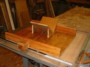 Homemade Table Saw Sled - HomemadeTools.net