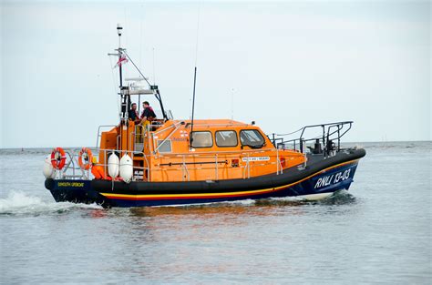 Exmouth RNLI Shannon Class Lifeboat R & J WELBURN | Pilot boats ...