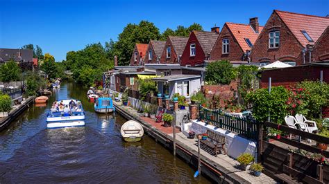 Friedrichstadt - the city with the canals and beautiful ga… | Flickr