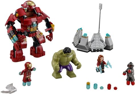 2015's 76031 Hulkbuster vs. 2018's 76104 Hulkbuster : r/lego