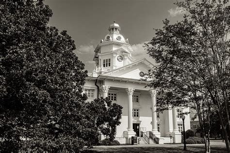 Colquitt County Courthouse Photograph by Mark Summerfield - Fine Art America