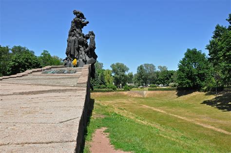 part of the ravine at Babi Yar and the Monument to Soviet … | Flickr