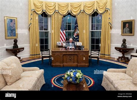 Joe biden at white house hi-res stock photography and images - Alamy