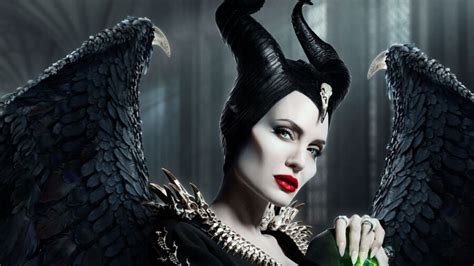 Exclusive: Angelina Jolie Returning For Maleficent 3, Now In ...