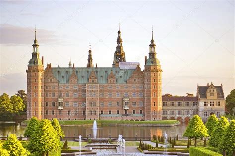 Frederiksborg Castle, Hillerod, Denmark — Stock Photo © Vrezh90 #111399434