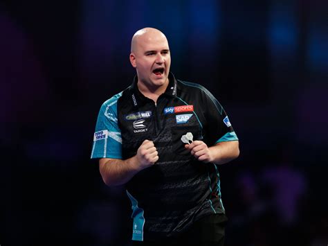 Darts World Championship: Rob Cross hits his stride after demolishing Cristo Reyes to reach last ...