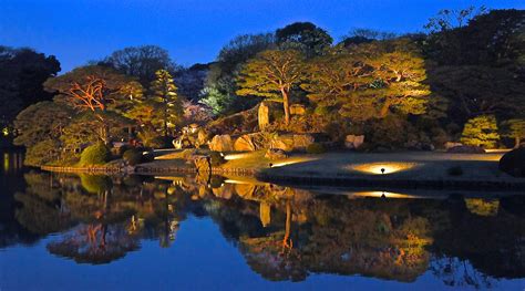 Night time light-up of Japanese garden Rikugien @Komagome,… | Flickr