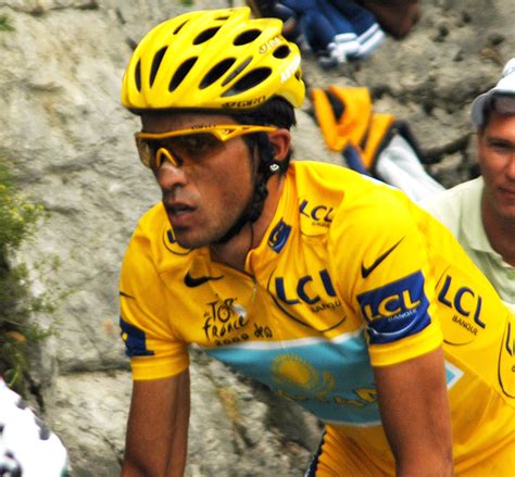 Fichier:Alberto Contador (Tour de France 2009 - Stage 17).jpg — Wikipédia