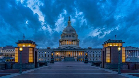 12,000 People & $4 Billion: Federal & State Lobbying Laws