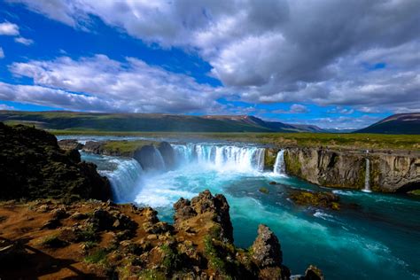 Waterfall majestic landscape image - Free stock photo - Public Domain photo - CC0 Images