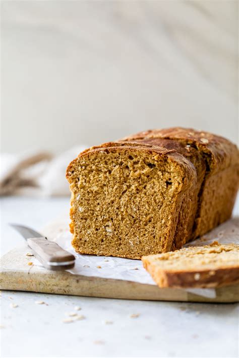 Oatmeal Bread {Healthy and Old Fashioned Recipe} - WellPlated.com