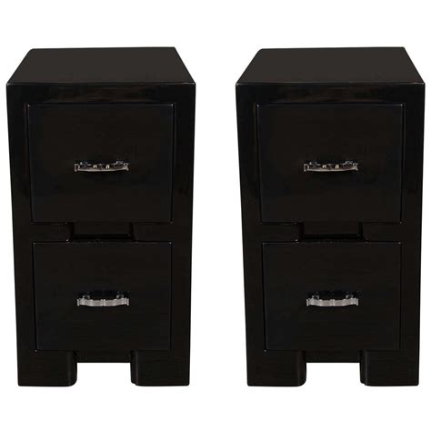 Streamline Pair of Art Deco Machine Age Black Lacquer End Tables or Nightstands For Sale at 1stdibs