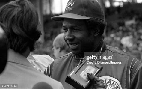 Manager Frank Robinson Photos and Premium High Res Pictures - Getty Images