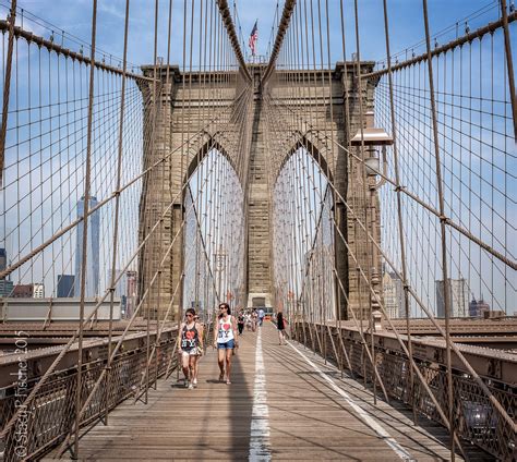 Walking the Brooklyn Bridge | Visual Venturing