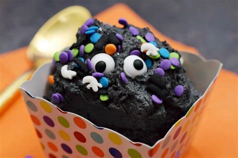 Halloween Edible Cookie Dough - This Mama Loves