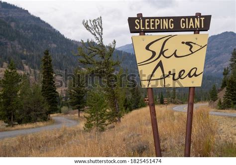 2 Sleeping Giant Ski Area Images, Stock Photos & Vectors | Shutterstock