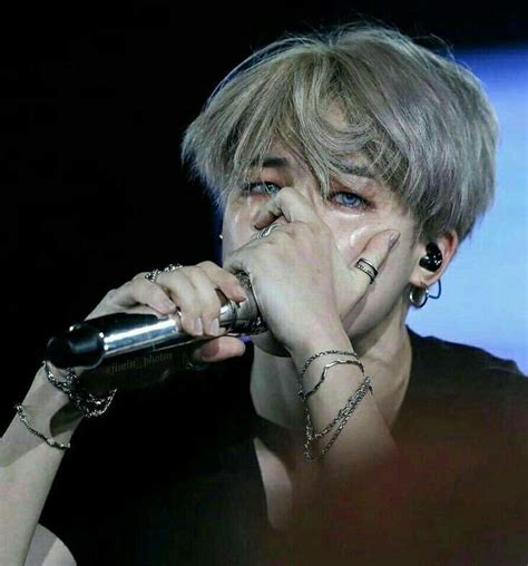 Why crying 😭? | Park Jimin Amino