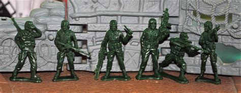 Modern Army Men: Joyin Easter Egg generic soldiers.