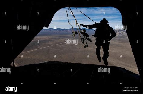 Static line parachute jump hi-res stock photography and images - Alamy