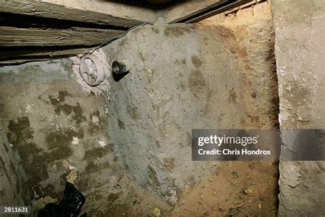 Soldiers Guard Compound Where Saddam Hussein Was Captured Photos and Premium High Res Pictures ...