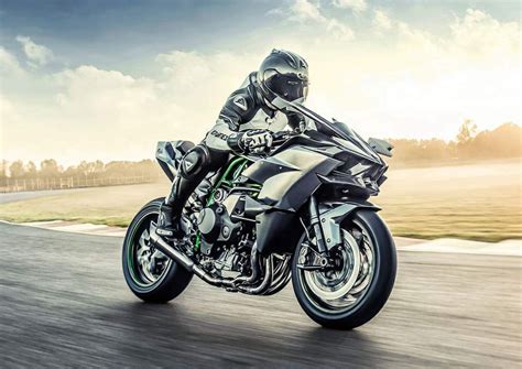 13 Reasons Why The Kawasaki Ninja H2R Is The Craziest Motrocycle In the World