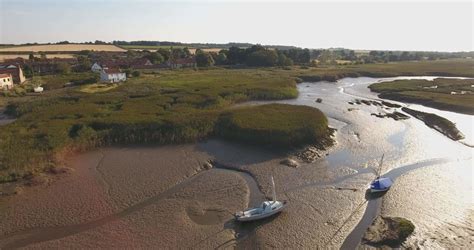 Brancaster Staithe Norfolk - Pictures of the boat yard