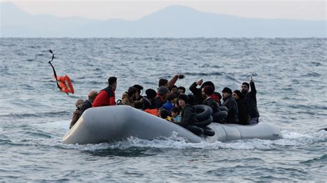 Migrant crisis: Record year sees quadruple number of people make ...