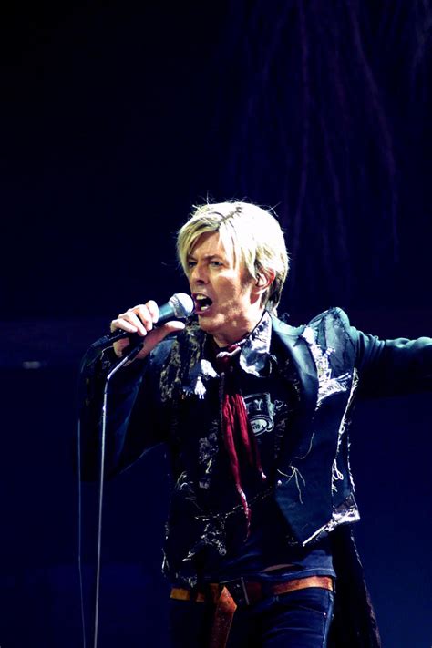 In Memoriam: David Bowie’s “Reality” Tour at Rosemont Theatre - Chicago ...