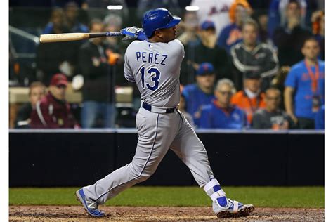 Royals’ Salvador Perez Is World Series MVP Wearing New Balance – Footwear News