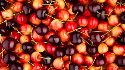 What's The Difference Between Bing Cherries And Rainier Cherries?