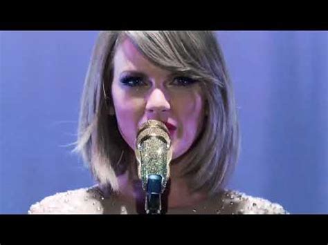 Taylor Swift - Out of The Woods # Live 1989 World Tour - YouTube