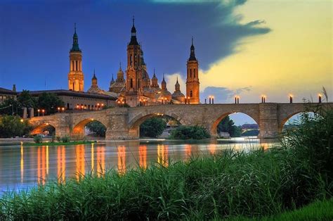 Puente de Piedra, Zaragoza, Spain photo on Sunsurfer