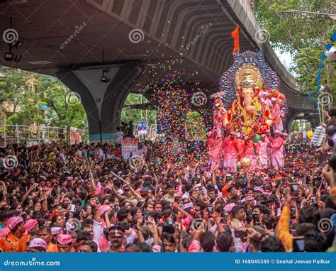 Thousands Of Devotees Bid Adieu To Lalbaugcha Raja In Mumbai During Ganesh Visarjan Editorial ...