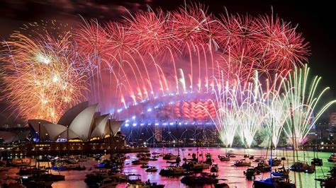 New Years Eve on Sydney Harbour - Easy Boat Hire - YouTube