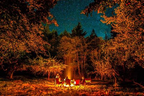 Campfire under the Southern Oregon Coast night sky [4272 x 2848] [OC ...